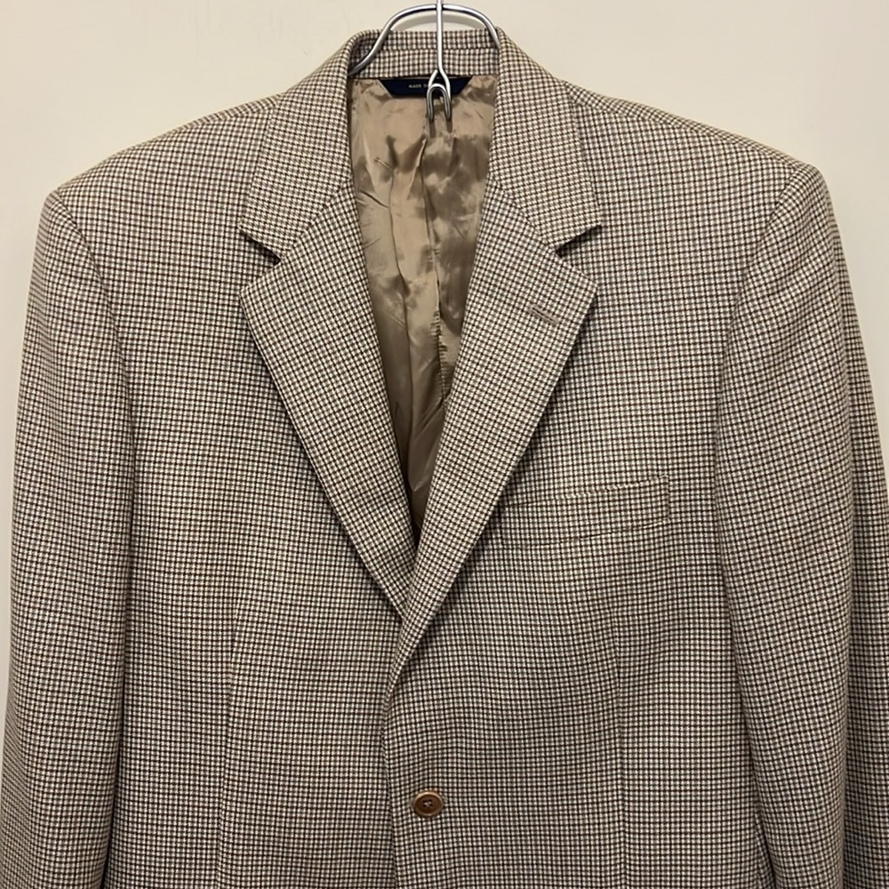 Brooks Brothers (41R)